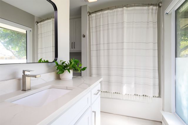 6639 Clearhaven Circle, Dallas, TX 75248