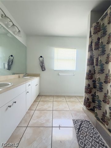 21 SW 24th PL, Cape Coral, FL 33991