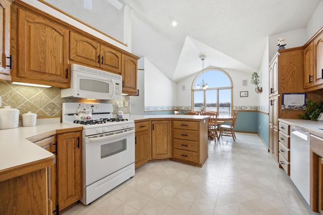 1609 40th Avenue N, Moorhead, MN 56560