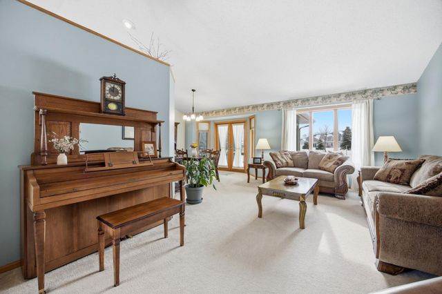 1609 40th Avenue N, Moorhead, MN 56560