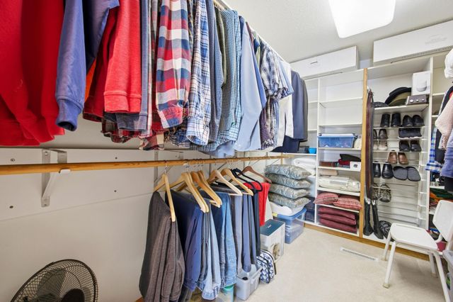 1609 40th Avenue N, Moorhead, MN 56560