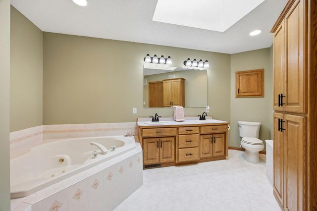 1609 40th Avenue N, Moorhead, MN 56560