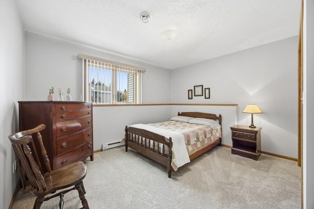 1609 40th Avenue N, Moorhead, MN 56560