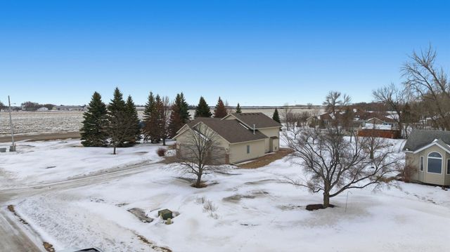 1609 40th Avenue N, Moorhead, MN 56560