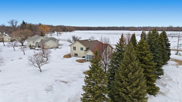 1609 40th Avenue N, Moorhead, MN 56560