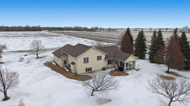 1609 40th Avenue N, Moorhead, MN 56560
