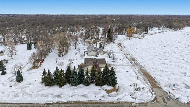 1609 40th Avenue N, Moorhead, MN 56560