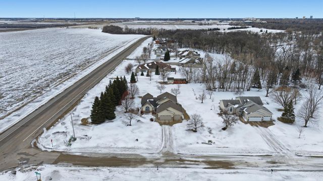 1609 40th Avenue N, Moorhead, MN 56560