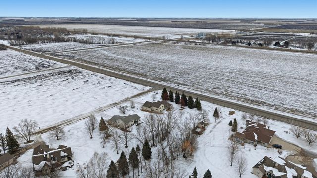 1609 40th Avenue N, Moorhead, MN 56560