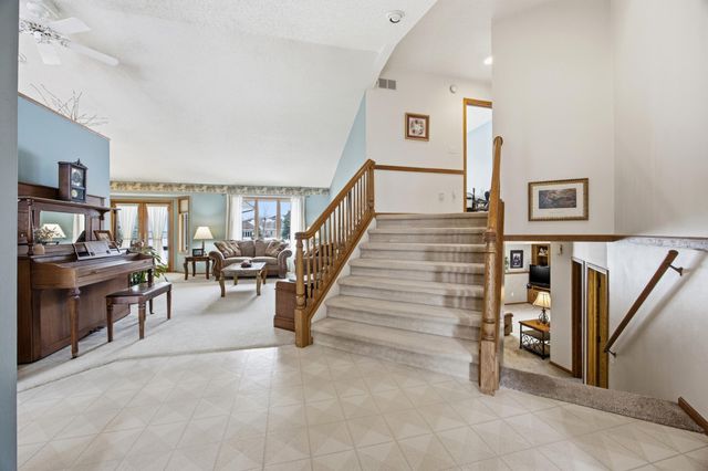 1609 40th Avenue N, Moorhead, MN 56560