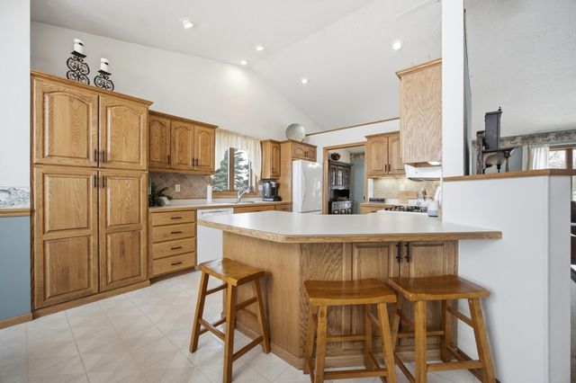 1609 40th Avenue N, Moorhead, MN 56560