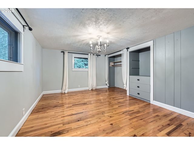 5417 Sw GARDEN HOME Rd, Portland, OR 97219