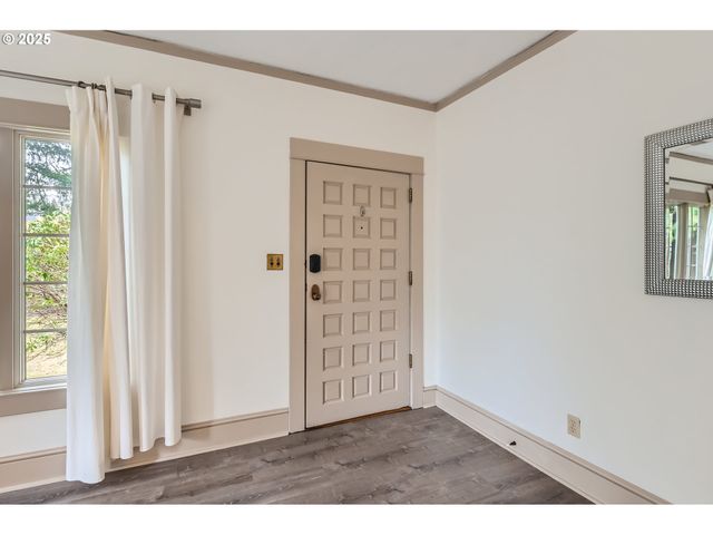 5417 Sw GARDEN HOME Rd, Portland, OR 97219
