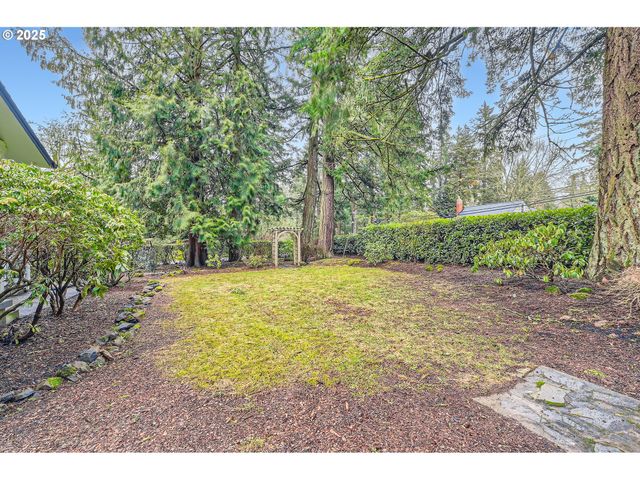 5417 Sw GARDEN HOME Rd, Portland, OR 97219