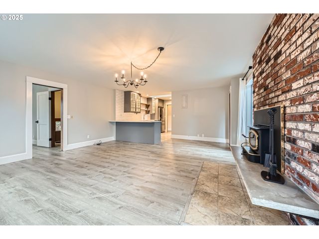 5417 Sw GARDEN HOME Rd, Portland, OR 97219