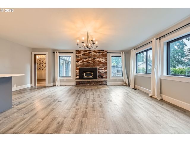 5417 Sw GARDEN HOME Rd, Portland, OR 97219