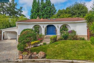 10 Darnby Ct, Orinda, CA 94563