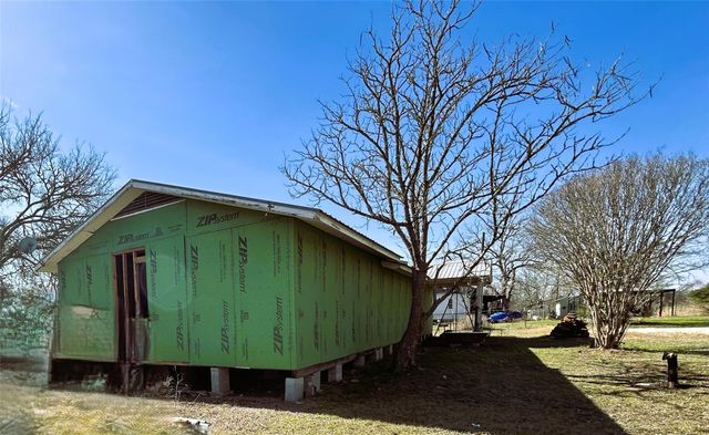 2175 Old Highway 20, Mcdade, TX 78650