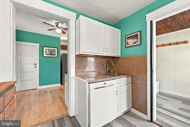 138 S BISHOP AVE, Springfield, PA 19064