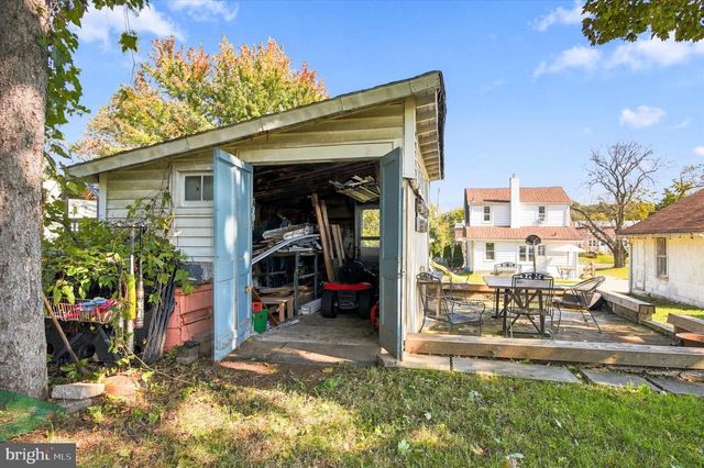 138 S BISHOP AVE, Springfield, PA 19064