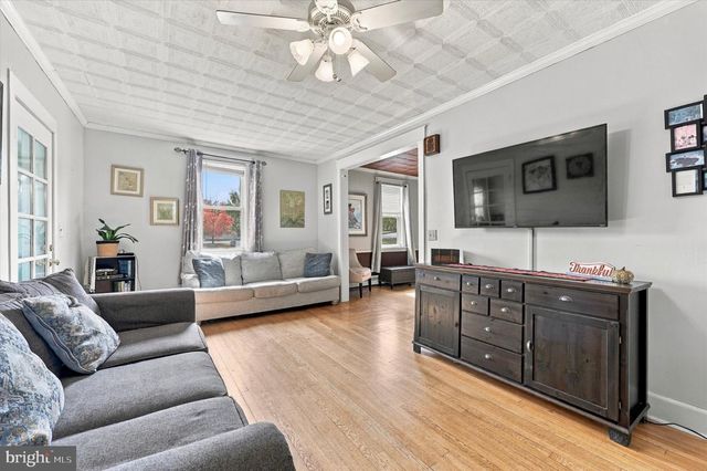 138 S BISHOP AVE, Springfield, PA 19064