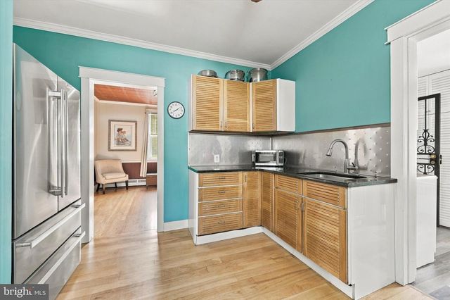 138 S BISHOP AVE, Springfield, PA 19064