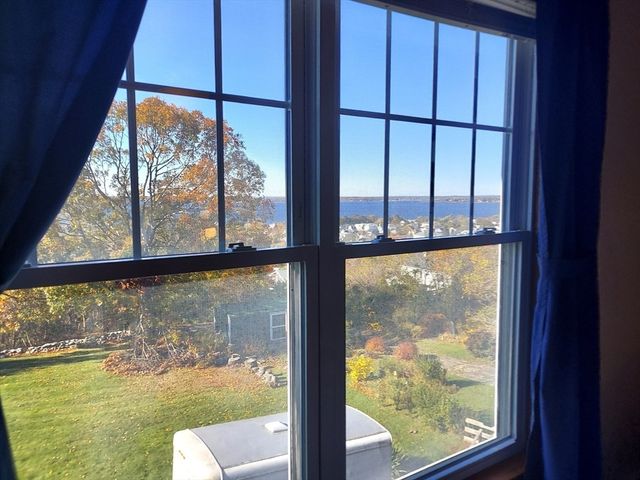 391 Clarkson St, Fall River, MA 02724