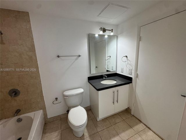 90 SW 3rd St 2314, Miami, FL 33130