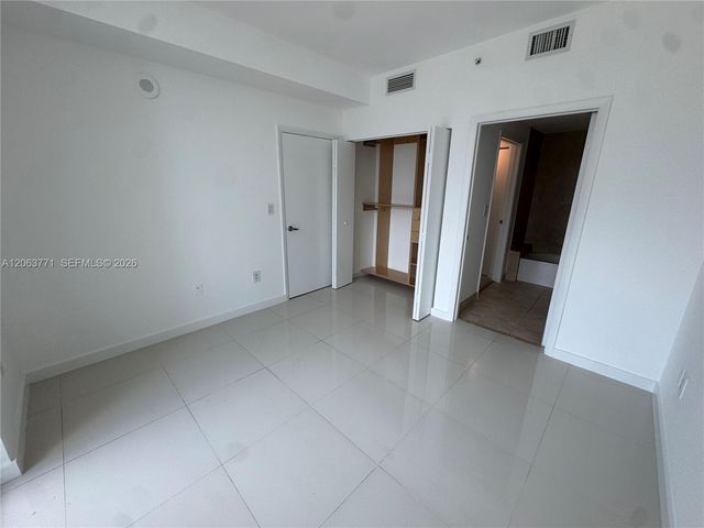 90 SW 3rd St 2314, Miami, FL 33130