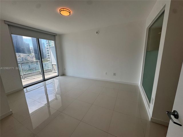 90 SW 3rd St 2314, Miami, FL 33130