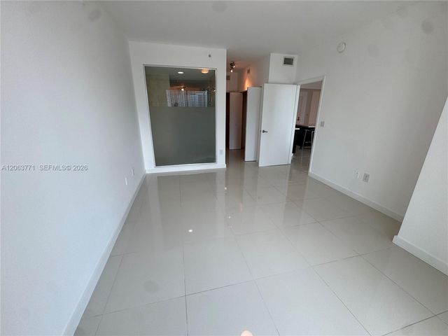 90 SW 3rd St 2314, Miami, FL 33130