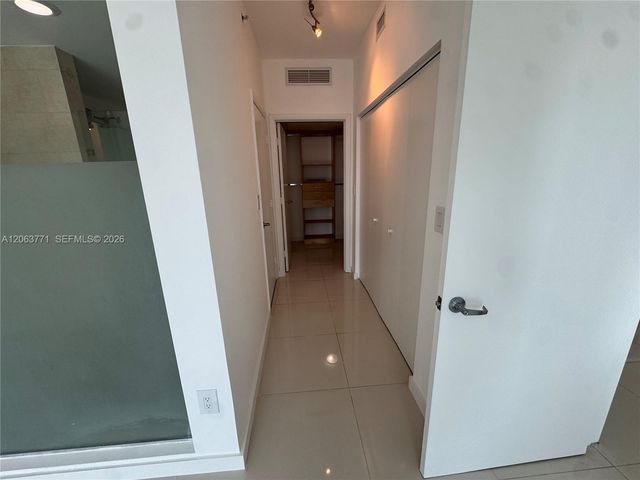 90 SW 3rd St 2314, Miami, FL 33130