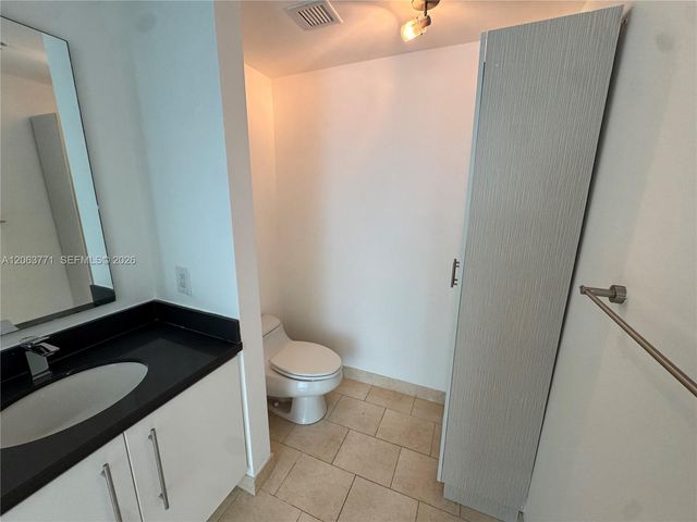 90 SW 3rd St 2314, Miami, FL 33130