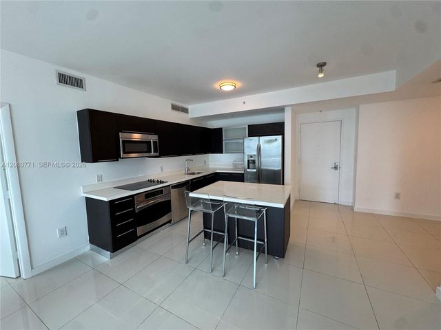 90 SW 3rd St 2314, Miami, FL 33130