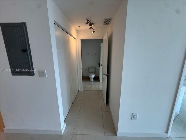 90 SW 3rd St 2314, Miami, FL 33130