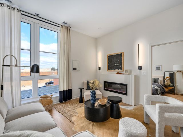 11 W Prospect Avenue 215, Mount Prospect, IL 60056