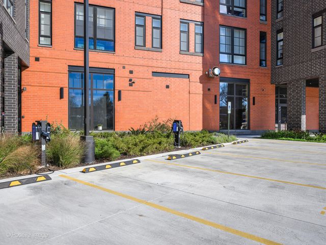 11 W Prospect Avenue 215, Mount Prospect, IL 60056
