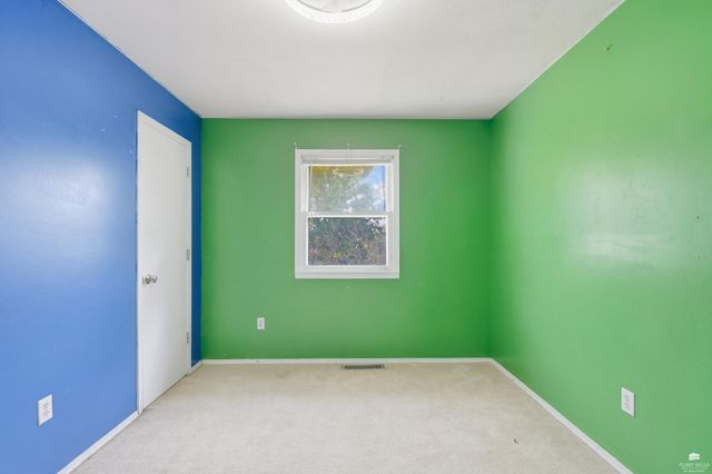 1505 Lilac Lane, Wamego, KS 66547