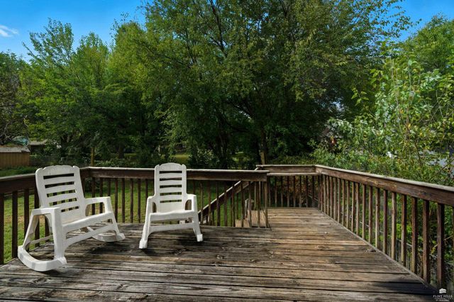 1505 Lilac Lane, Wamego, KS 66547