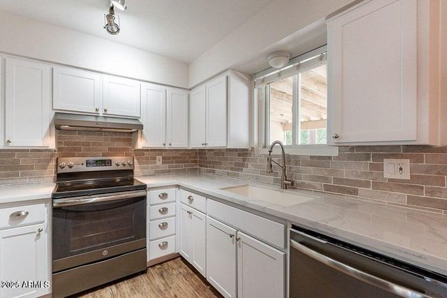 4943 E INDIAN SCHOOL Road 4, Phoenix, AZ 85018