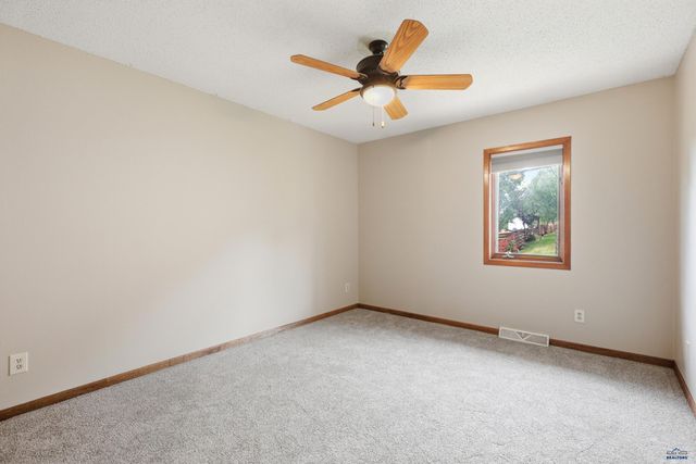 743 PLUM TREE LN, Rapid City, SD 57702