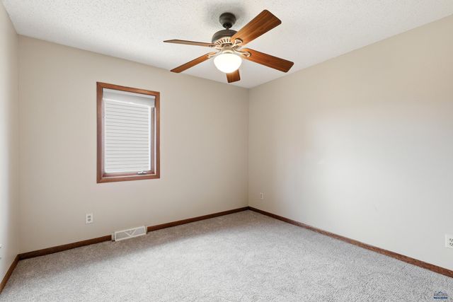 743 PLUM TREE LN, Rapid City, SD 57702
