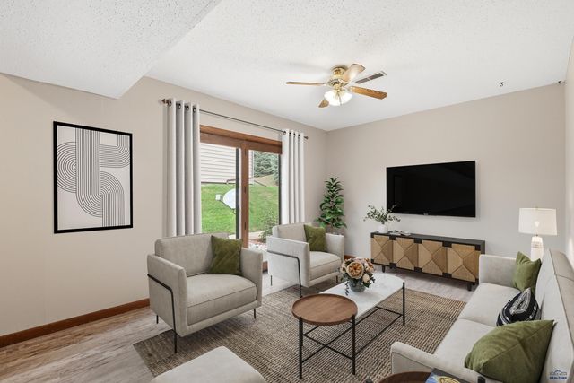 743 PLUM TREE LN, Rapid City, SD 57702