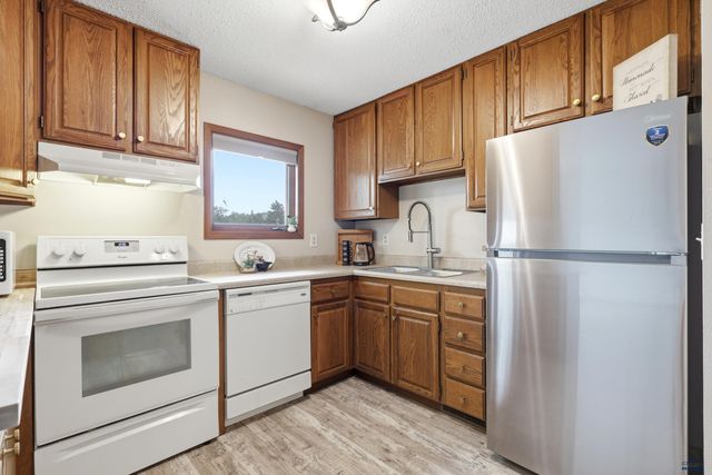 743 PLUM TREE LN, Rapid City, SD 57702