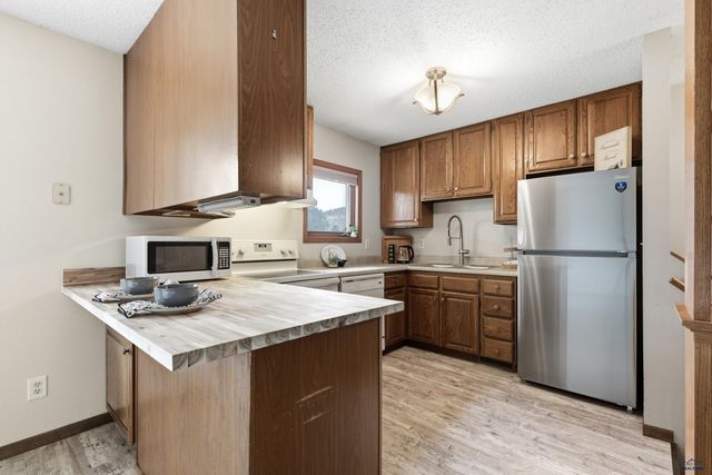 743 PLUM TREE LN, Rapid City, SD 57702