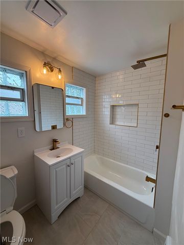 3537 Silsby Road, University Heights, OH 44118