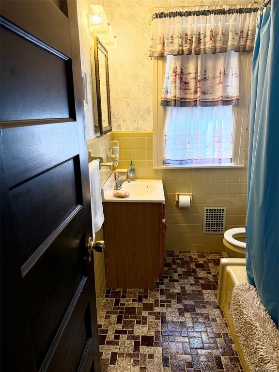 8638 89th Street, Woodhaven, NY 11421 — photo 3