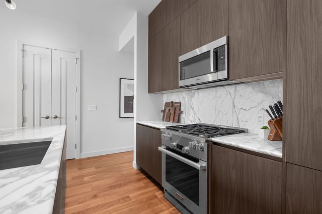160 2nd Ave S Apt 2104, Nashville, TN 37201