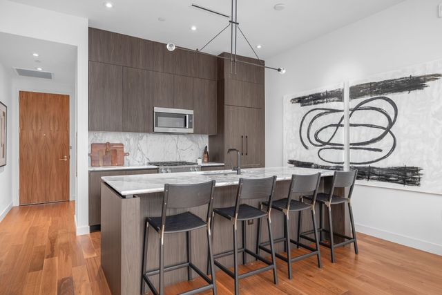 160 2nd Ave S Apt 2104, Nashville, TN 37201