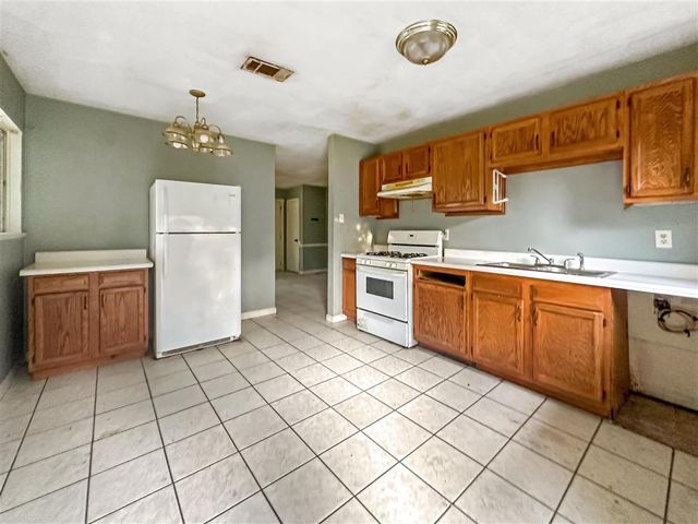 413 Magnolia Street, New Llano, LA 71461